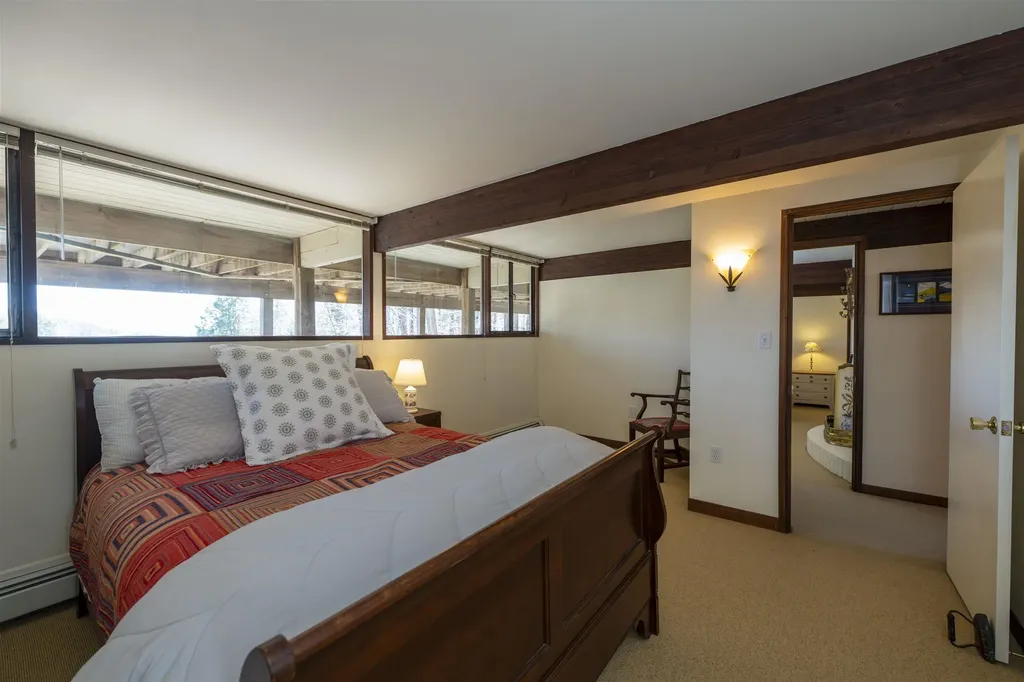 1877 Willard Road Hartford VT 05059