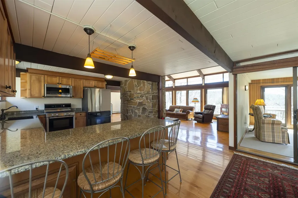 1877 Willard Road Hartford VT 05059