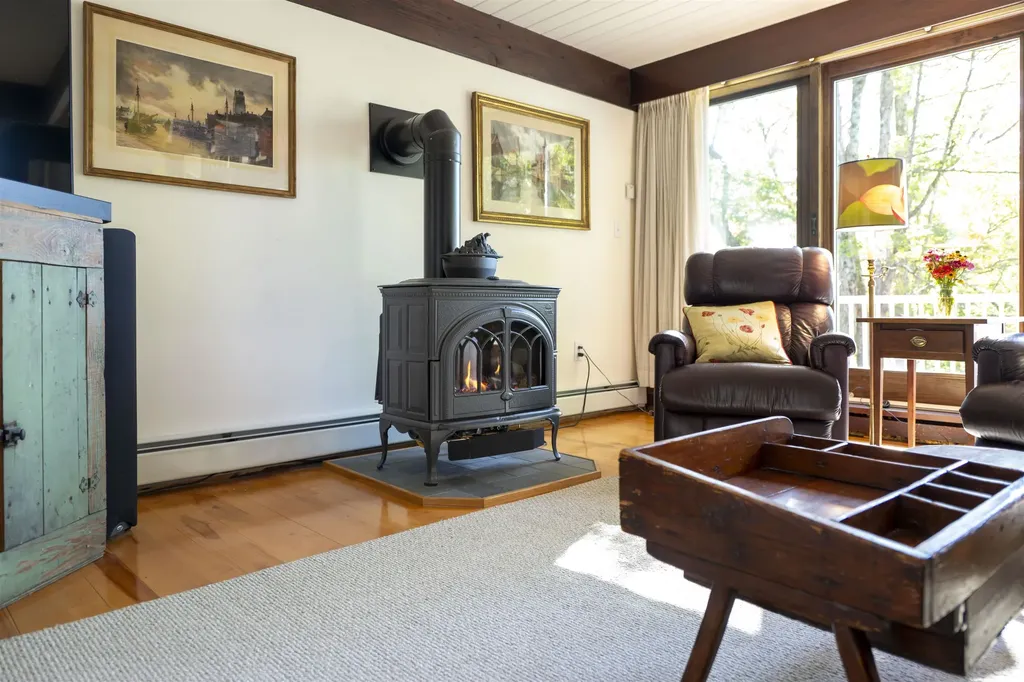 1877 Willard Road Hartford VT 05059