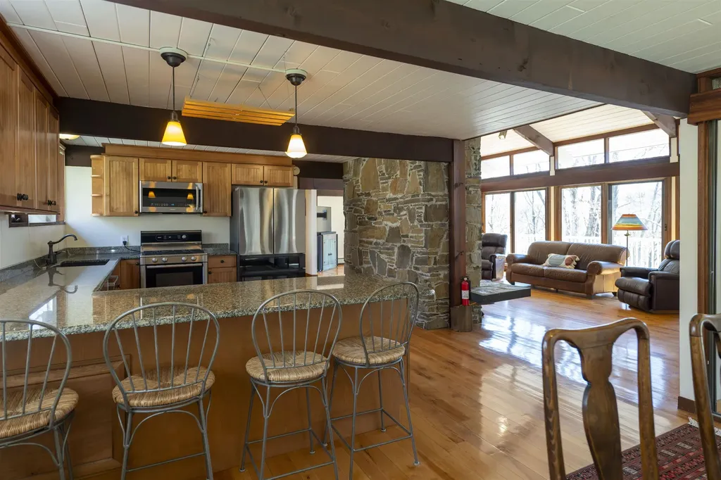1877 Willard Road Hartford VT 05059