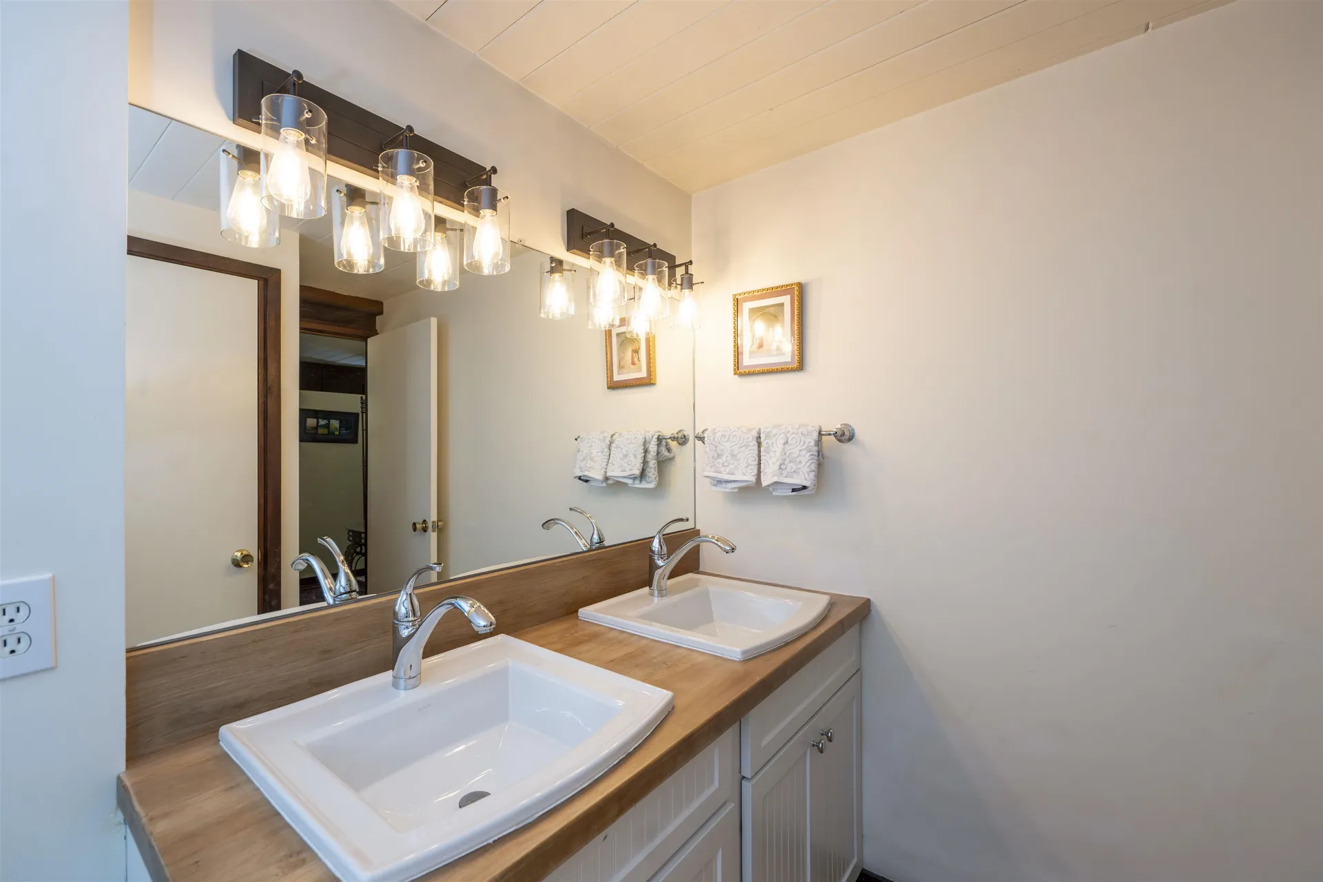 1877 Willard Road Hartford VT 05059