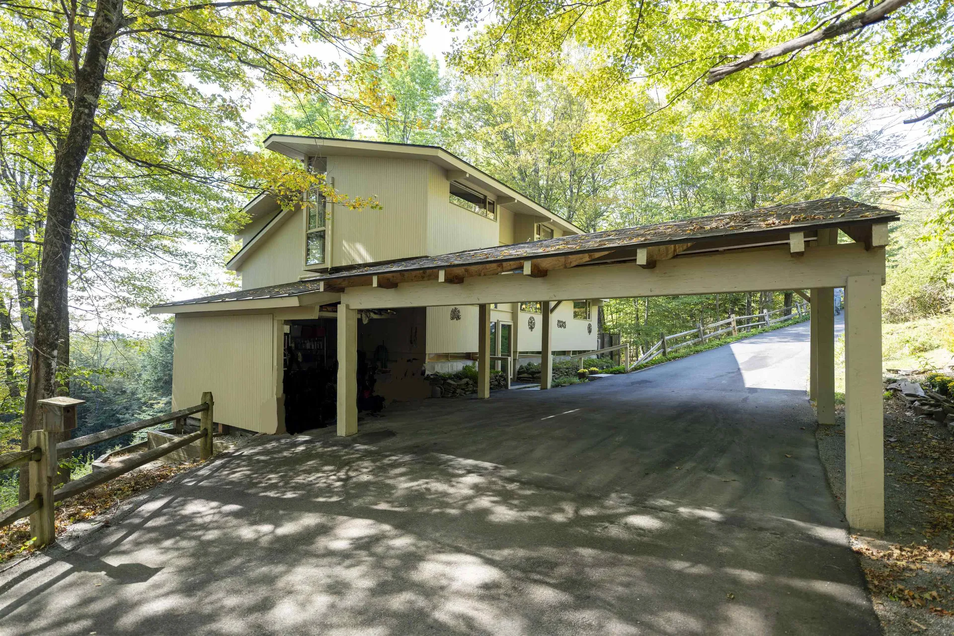 1877 Willard Road Hartford VT 05059