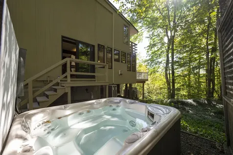 1877 Willard Road Hartford VT 05059