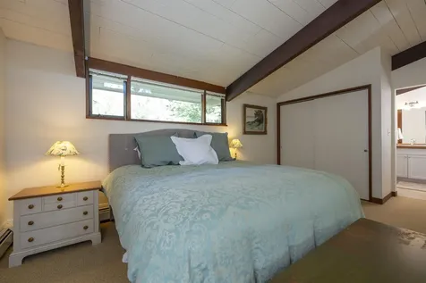 1877 Willard Road Hartford VT 05059