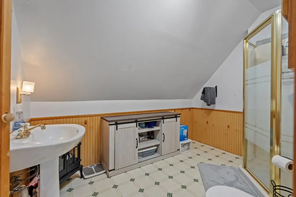 728 East Side Drive Alton NH 03809