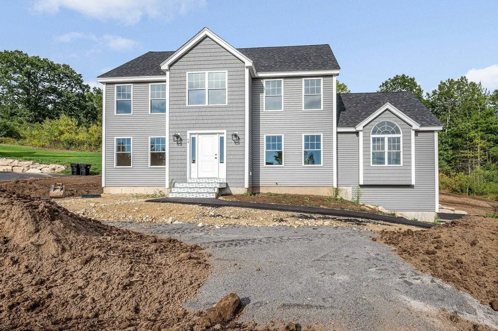 54 Thistlewood Drive Pelham NH 03076