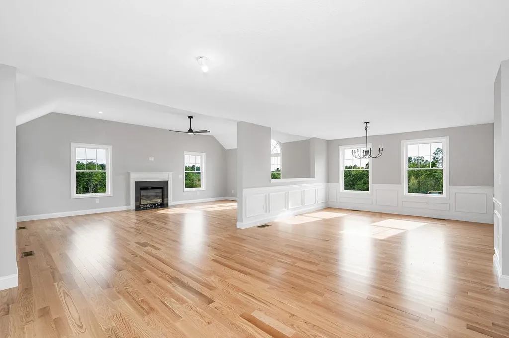 54 Thistlewood Drive Pelham NH 03076