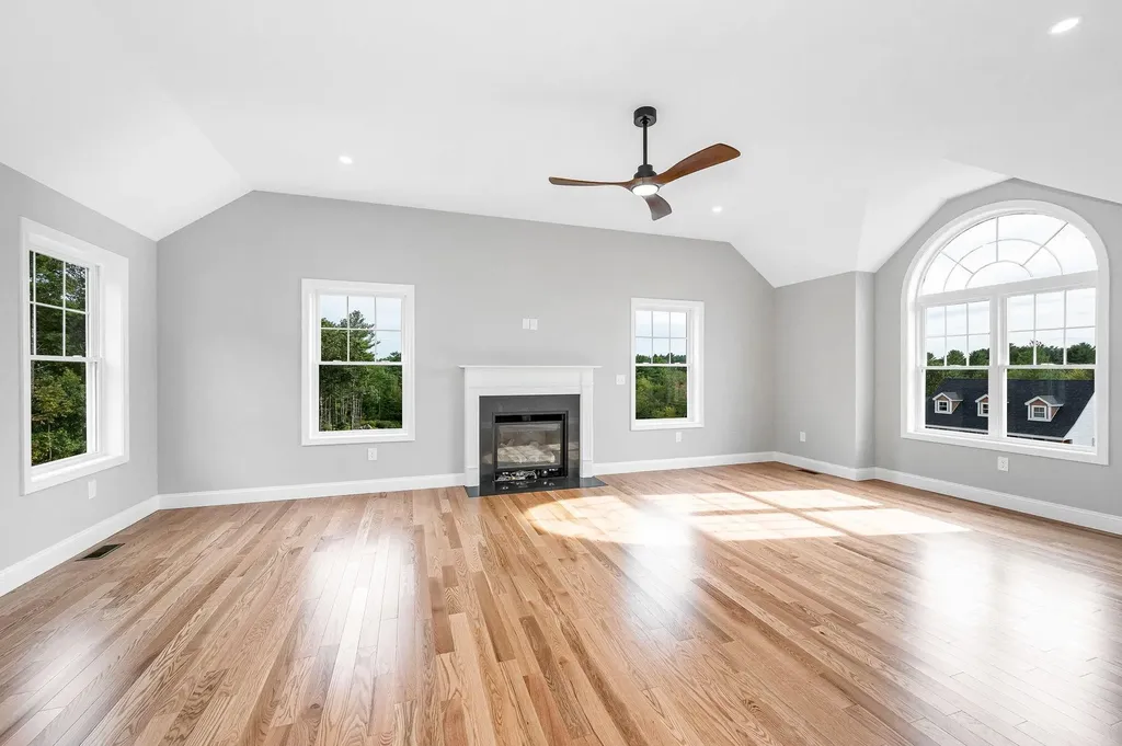 54 Thistlewood Drive Pelham NH 03076