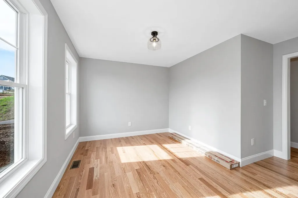 54 Thistlewood Drive Pelham NH 03076