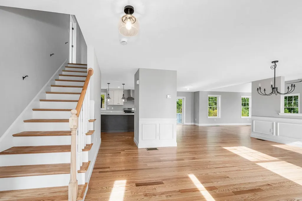 54 Thistlewood Drive Pelham NH 03076