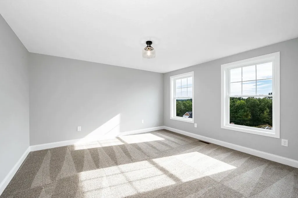 54 Thistlewood Drive Pelham NH 03076