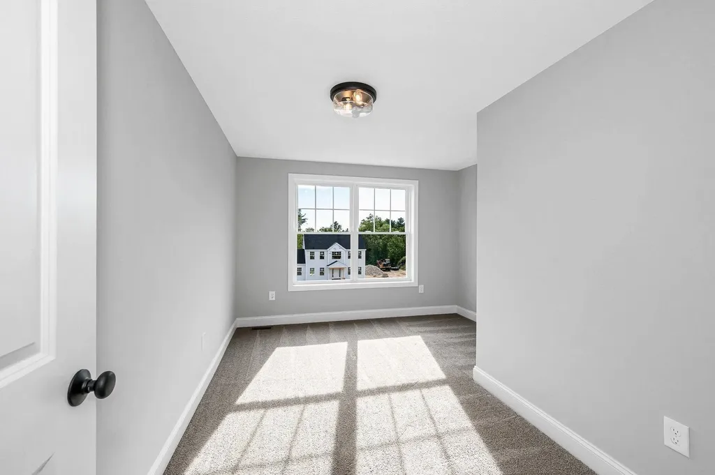 54 Thistlewood Drive Pelham NH 03076