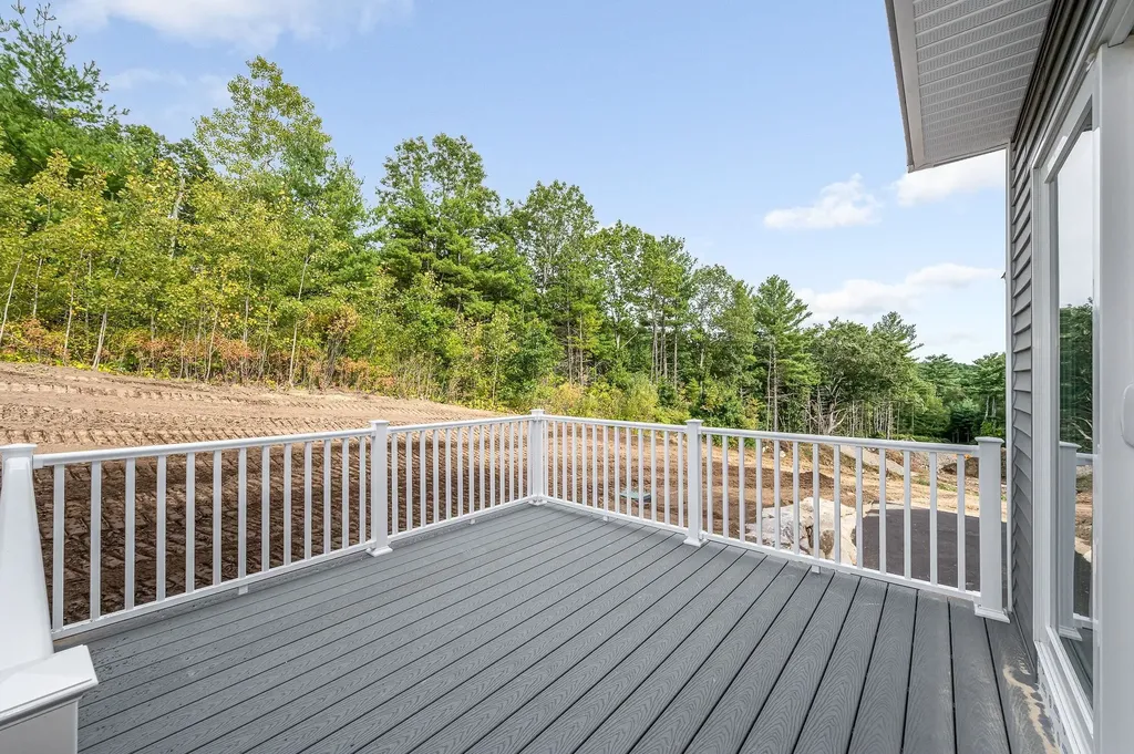 54 Thistlewood Drive Pelham NH 03076