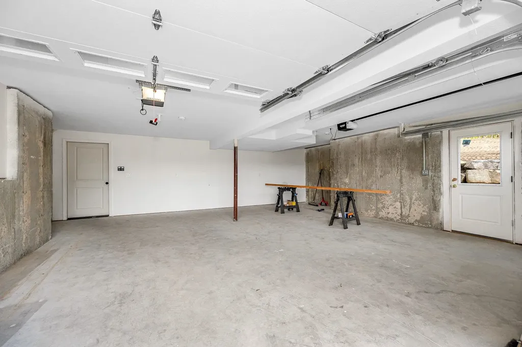 54 Thistlewood Drive Pelham NH 03076