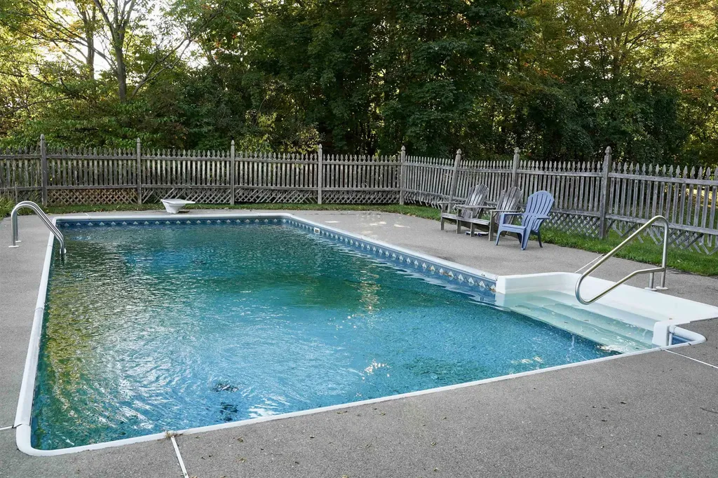 81 Top Deck Lane Newport Town VT 05857