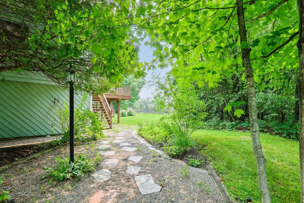 81 Top Deck Lane Newport Town VT 05857