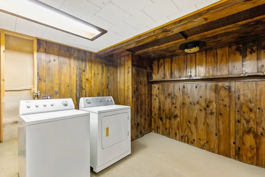 81 Top Deck Lane Newport Town VT 05857
