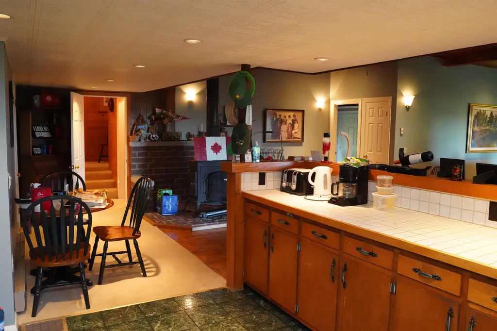 81 Top Deck Lane Newport Town VT 05857