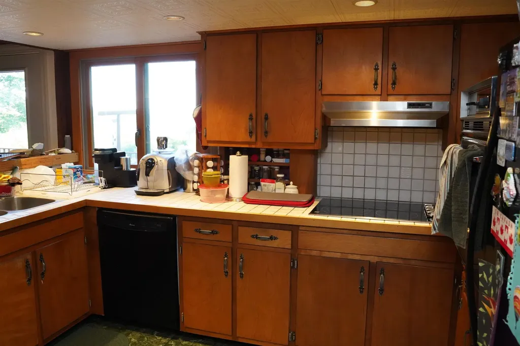 81 Top Deck Lane Newport Town VT 05857