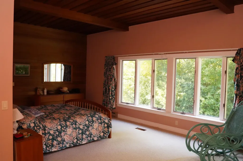 81 Top Deck Lane Newport Town VT 05857