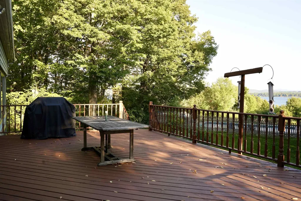 81 Top Deck Lane Newport Town VT 05857