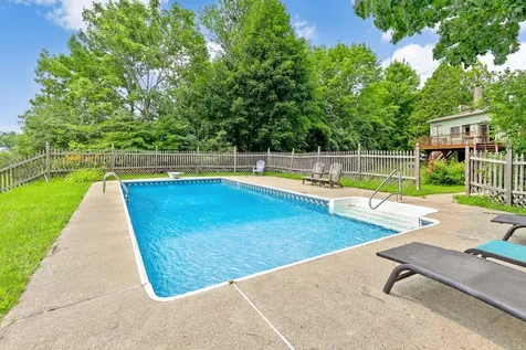 81 Top Deck Lane Newport Town VT 05857