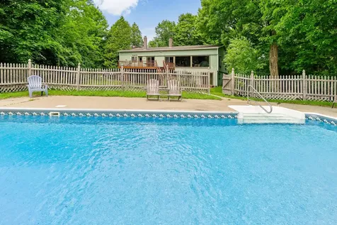81 Top Deck Lane Newport Town VT 05857