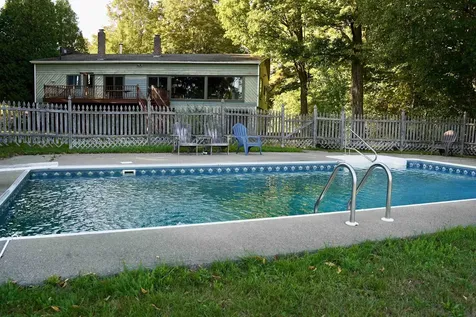 81 Top Deck Lane Newport Town VT 05857