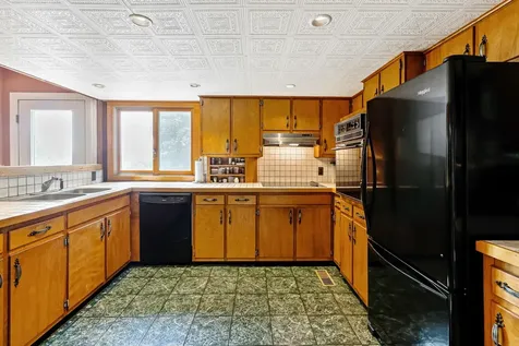 81 Top Deck Lane Newport Town VT 05857