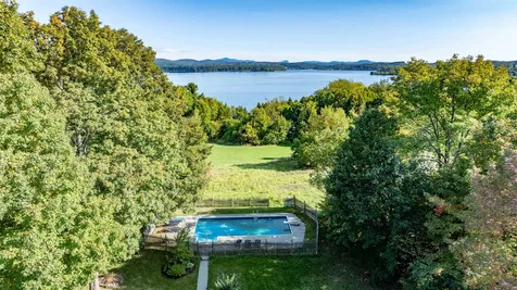 81 Top Deck Lane Newport Town VT 05857