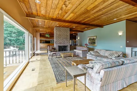 81 Top Deck Lane Newport Town VT 05857