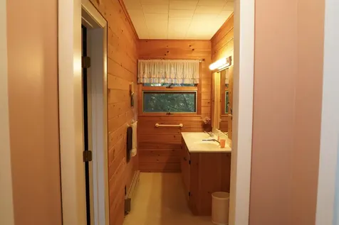 81 Top Deck Lane Newport Town VT 05857