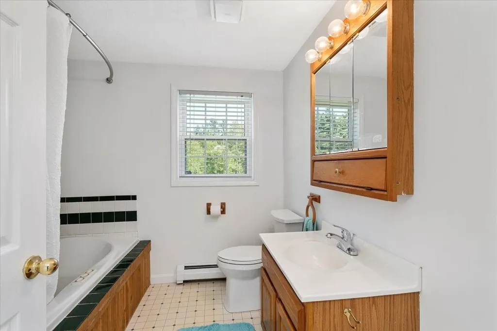 44 Pheasant Run Drive Chester NH 03036