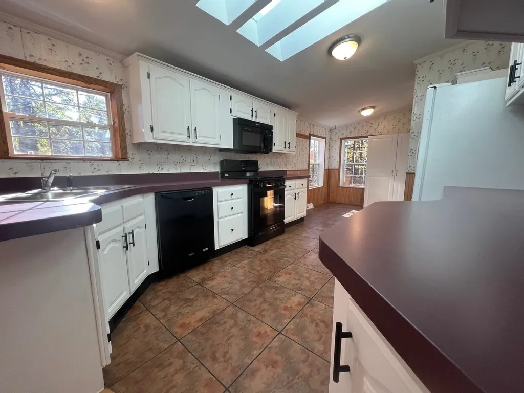 16 Bennett Way Newmarket NH 03857