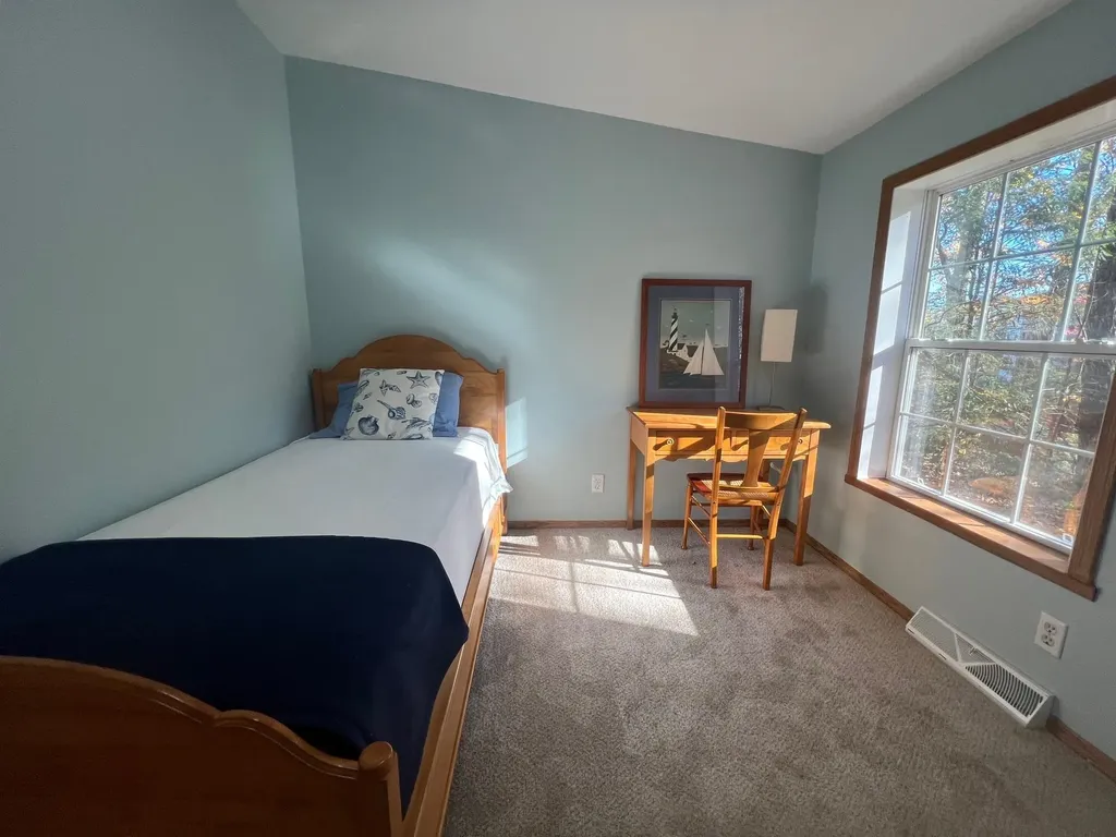 16 Bennett Way Newmarket NH 03857