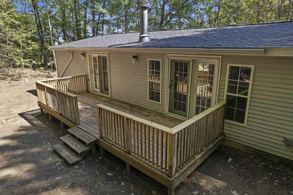 16 Bennett Way Newmarket NH 03857