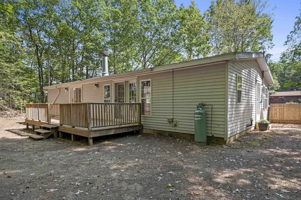 16 Bennett Way Newmarket NH 03857