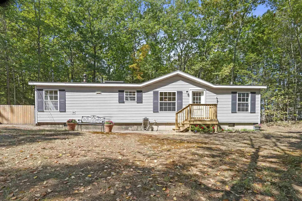 16 Bennett Way Newmarket NH 03857