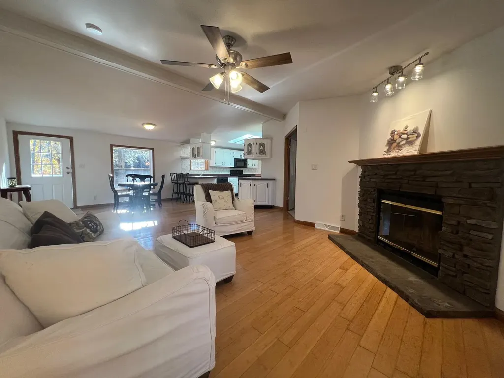 16 Bennett Way Newmarket NH 03857