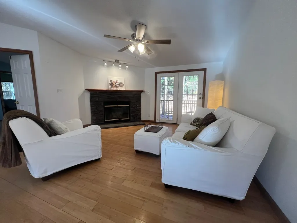 16 Bennett Way Newmarket NH 03857