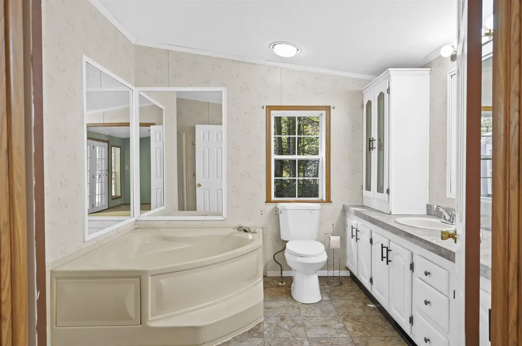 16 Bennett Way Newmarket NH 03857