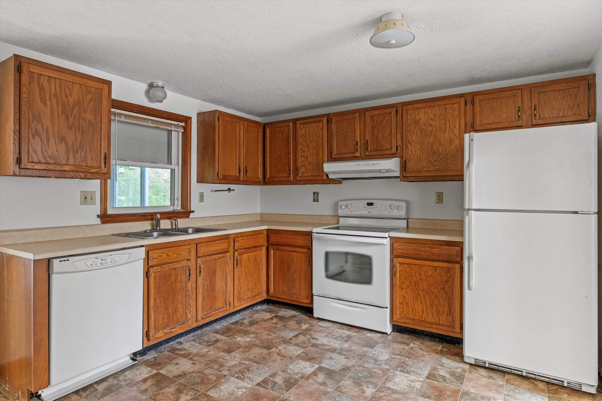 90L Derryfield Road Derry NH 03038