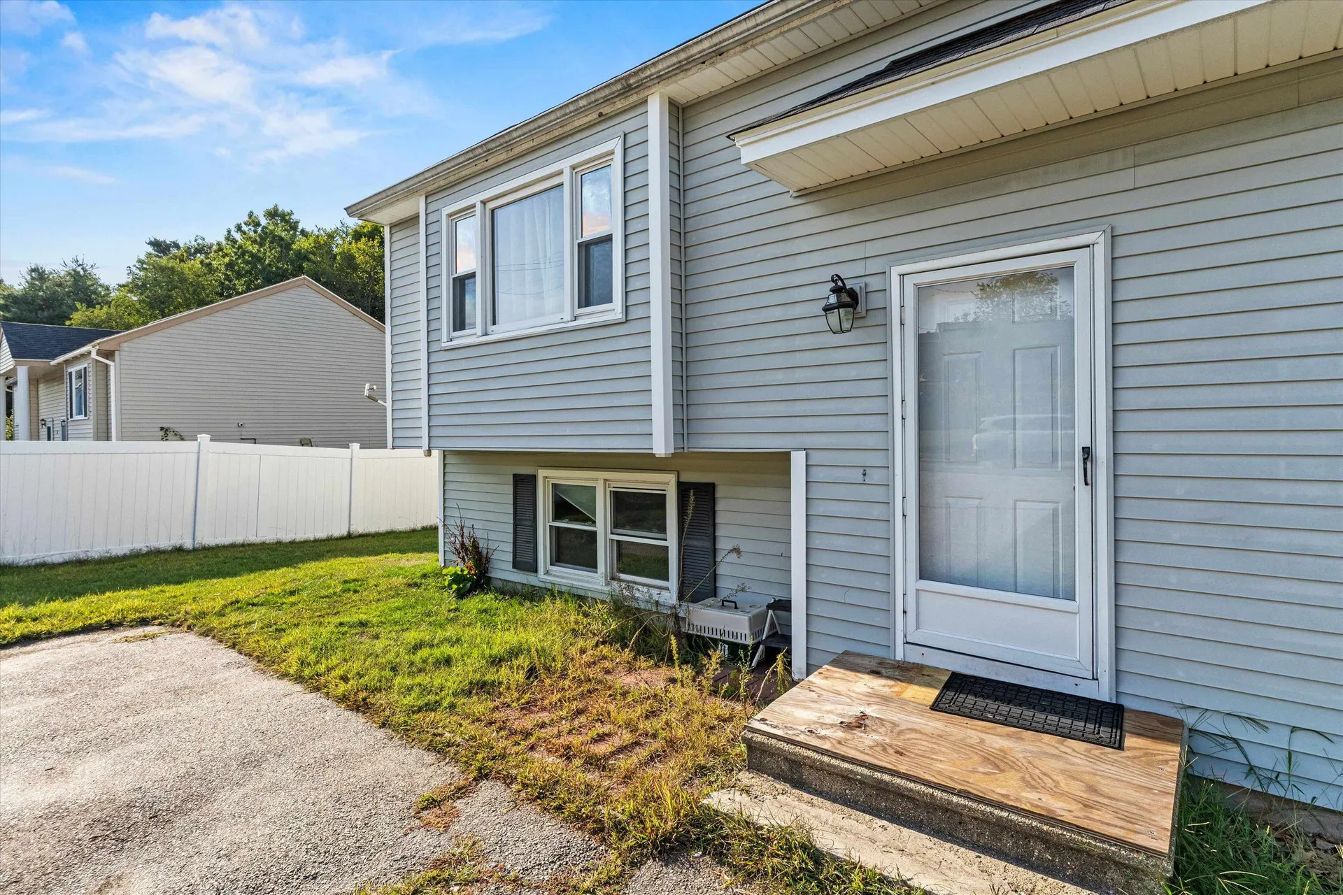 90L Derryfield Road Derry NH 03038