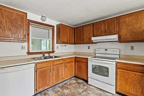 90L Derryfield Road Derry NH 03038