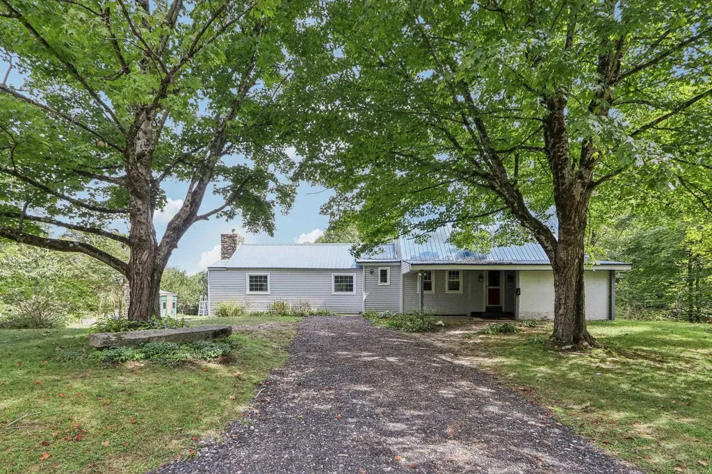 60 Ledge Farm Road Nottingham NH 03290