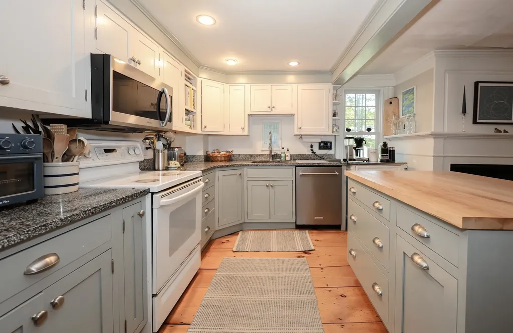 89 Old Henniker Road Hopkinton NH 03229