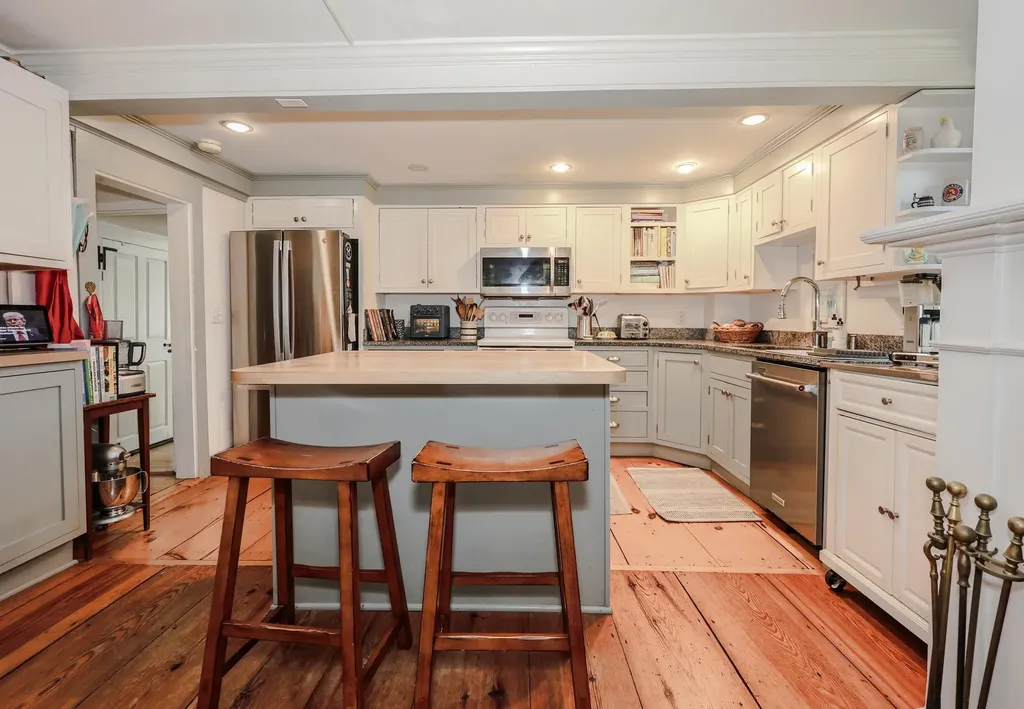 89 Old Henniker Road Hopkinton NH 03229