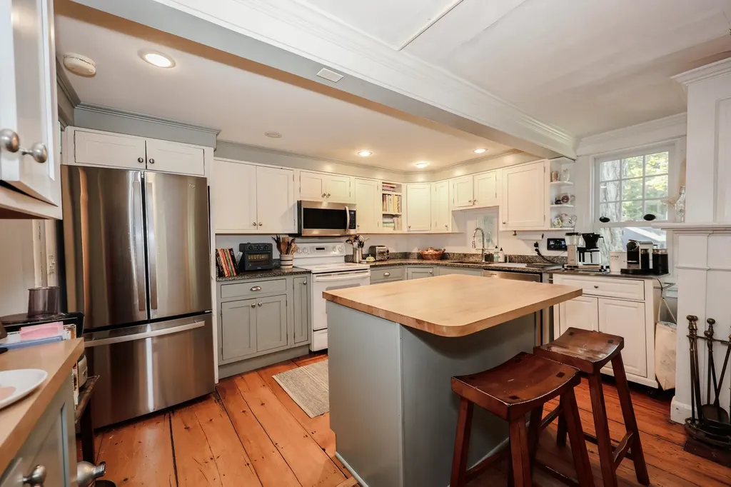 89 Old Henniker Road Hopkinton NH 03229