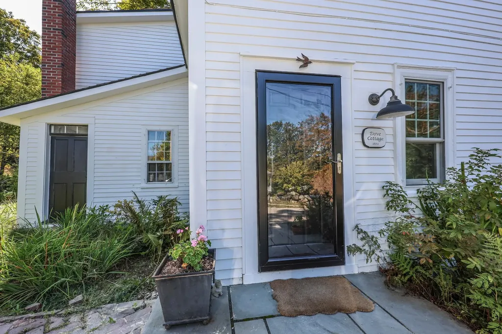 89 Old Henniker Road Hopkinton NH 03229