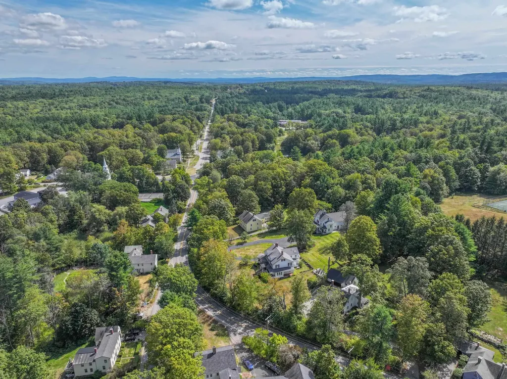 89 Old Henniker Road Hopkinton NH 03229